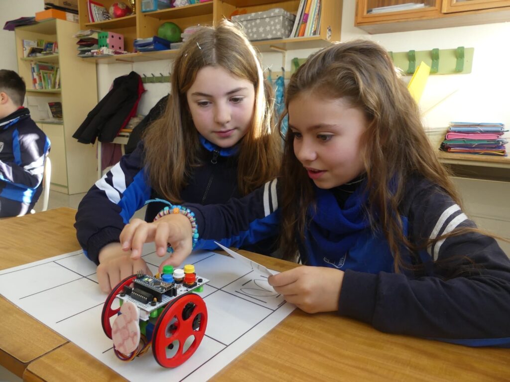 aula de robotica juan xxiii cartuja 10